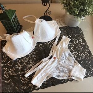 Chic White Lace Bra Set